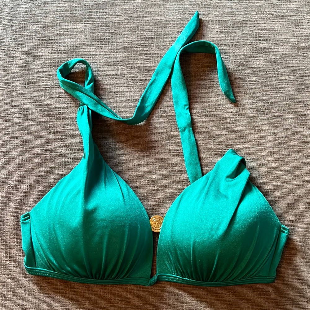 Victoria’s Secret Emerald agree swimsuit top